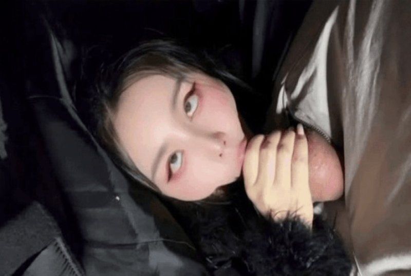 杏吧傳媒 影院露出邊看邊玩最後直接口爆收尾-汐夢瑤