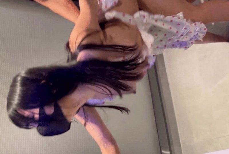 杏吧傳媒 遇到最猛單男把女友當健身器材用